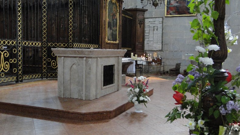 002a - Aménagement du choeur liturgique de la cathédrale de St-Claude - 10/05/12 007
